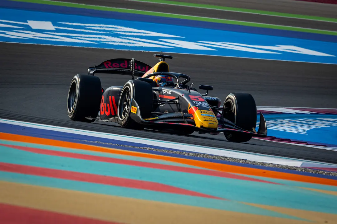Oliver Goethe driving the MP Motorsport car during F2 Qatar GP 2025 Qualifying at Lusail, captured on track under daylight. © Red Bull Content Pool